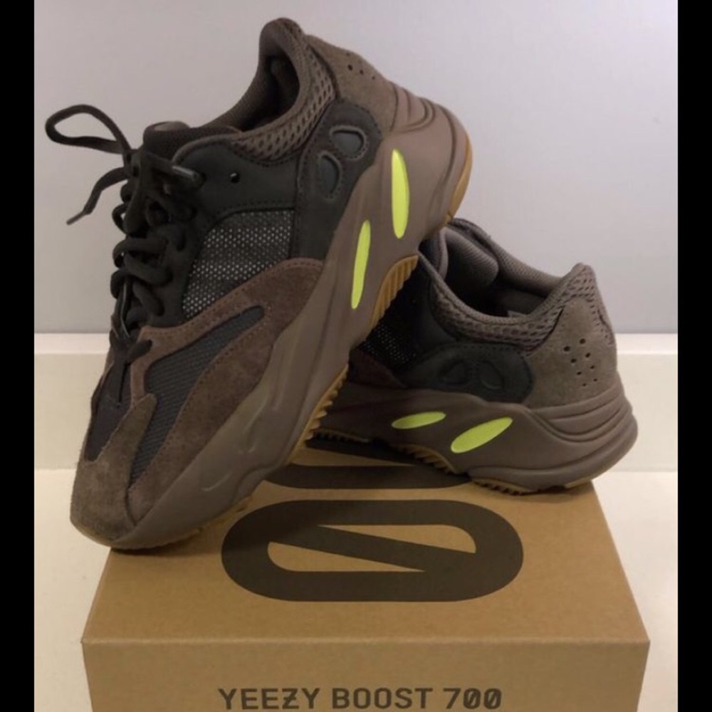 yeezy mauve 700